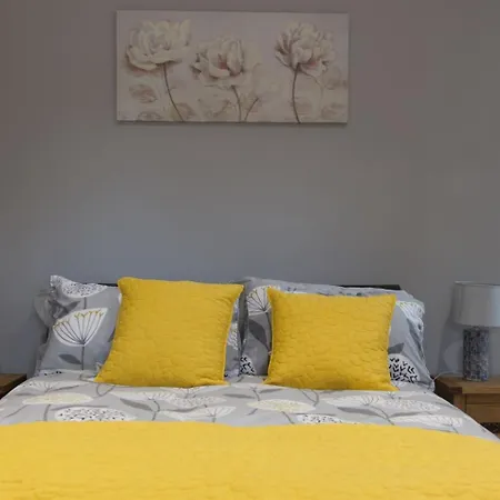 Herefordshire - Little Oak - Charming Cottage In Rural Location North Of Hereford - Sleeps 2 Guets - Ideal For A Cozy Trip Away - Hosted By Rentmyhouse Exterior photo